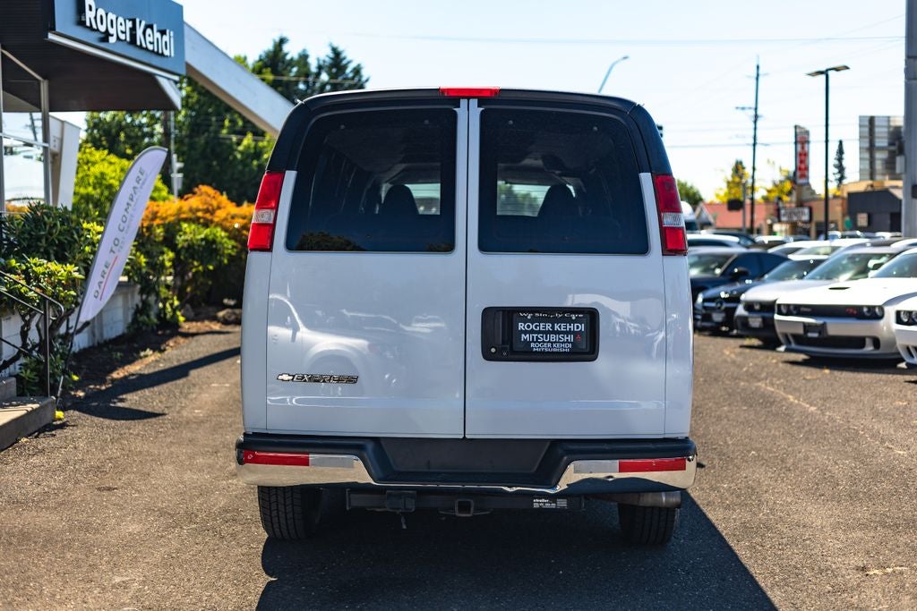2020 Chevrolet Express 3500 LT Passenger