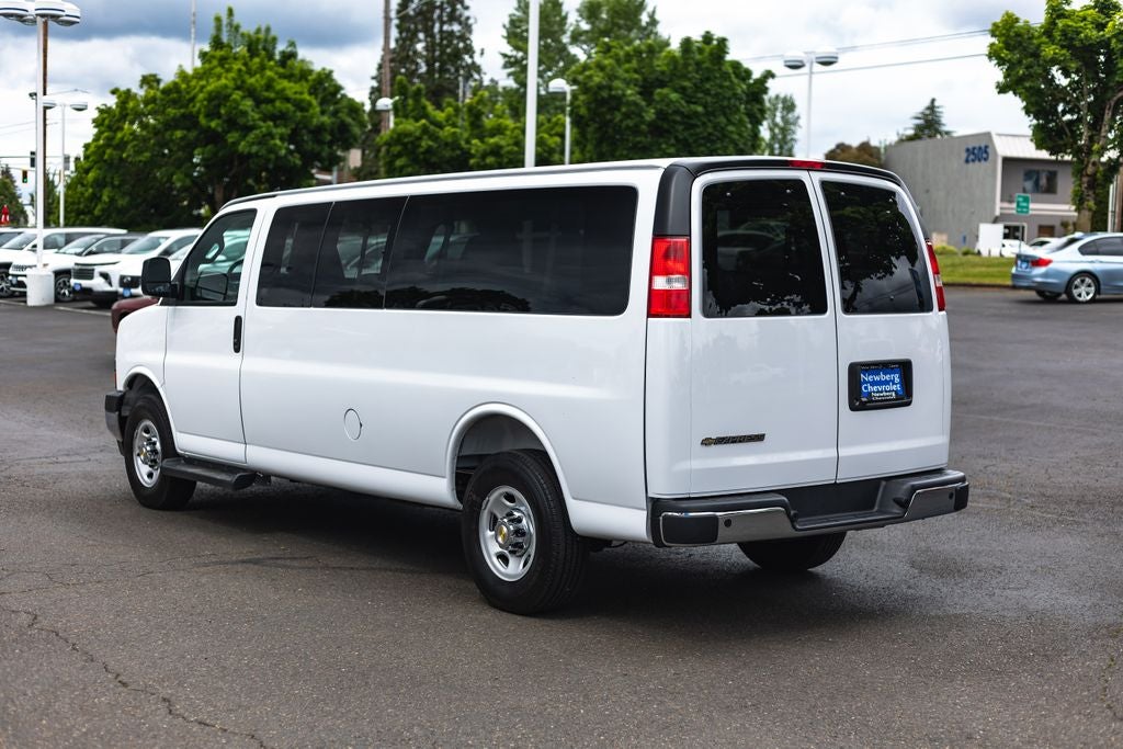 2025 Chevrolet Express 3500 LT Passenger
