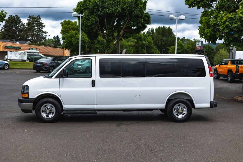 2025 Chevrolet Express 3500 LT Passenger