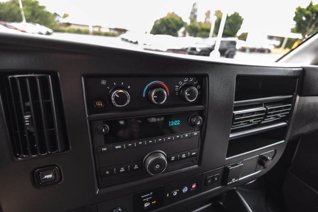 2025 Chevrolet Express 3500 LT Passenger