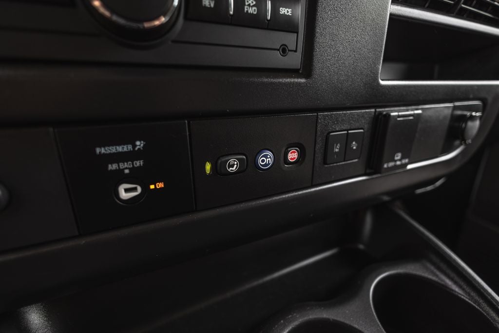 2025 Chevrolet Express 3500 LT Passenger