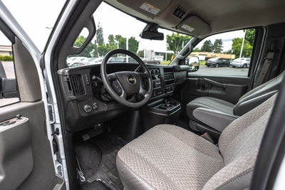 2025 Chevrolet Express 3500 LT Passenger
