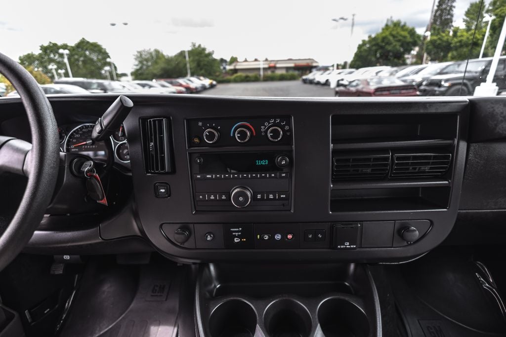 2025 Chevrolet Express 3500 LT Passenger