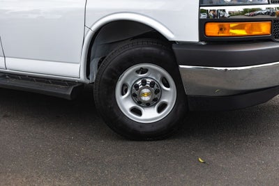 2025 Chevrolet Express 3500 LT Passenger