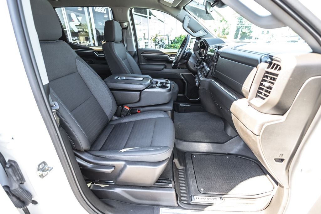 2025 Chevrolet Silverado 1500 LT LT1