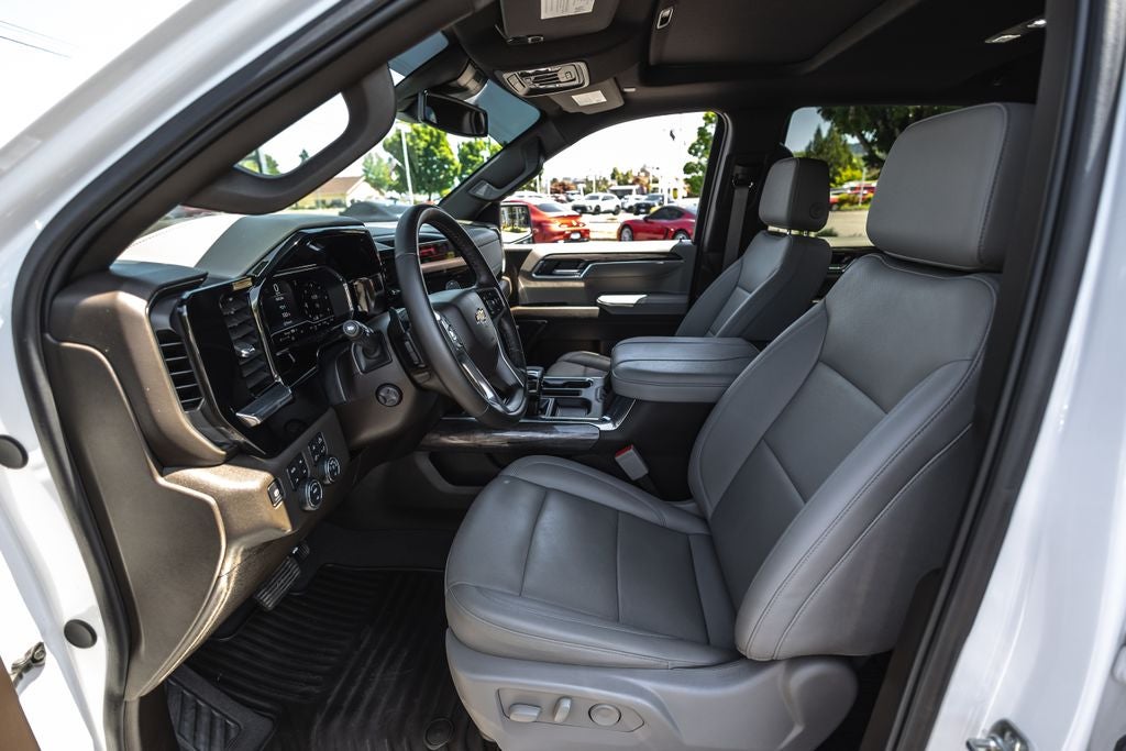 2025 Chevrolet Silverado 1500 LTZ