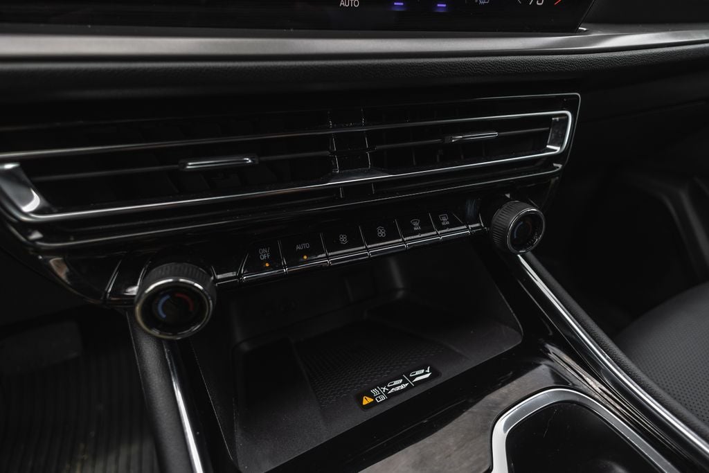 2025 Chevrolet Traverse LT 2LT