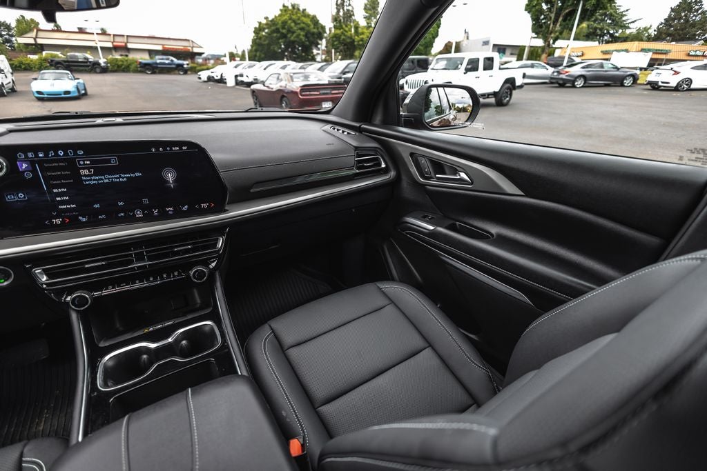 2025 Chevrolet Traverse LT 2LT