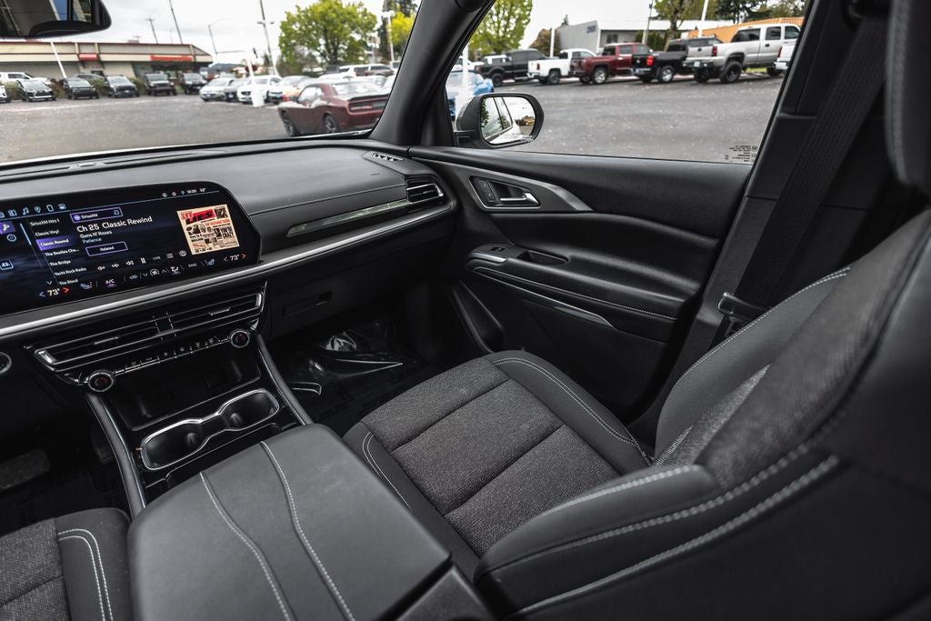 2025 Chevrolet Traverse LT 2LT