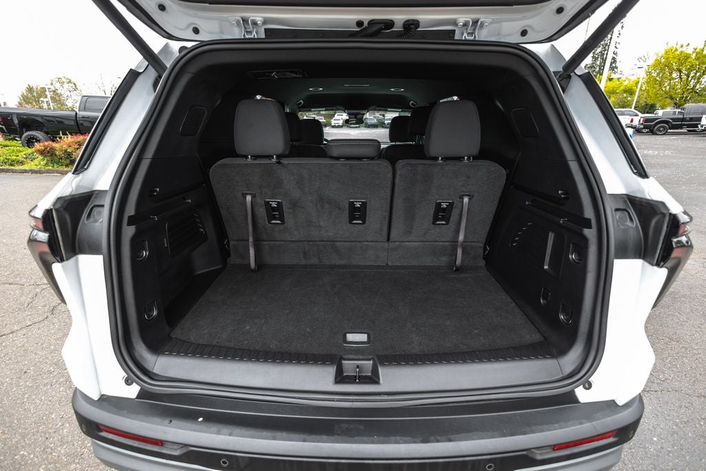 2025 Chevrolet Traverse LT 2LT