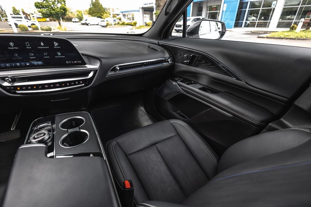 2024 Cadillac LYRIQ Sport
