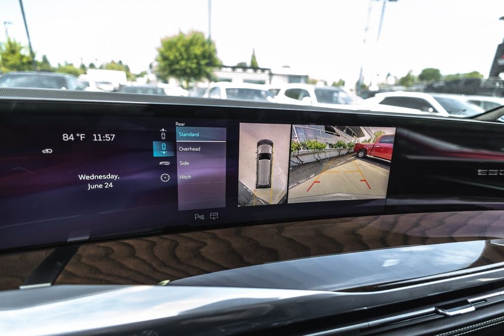 2025 Cadillac Escalade Sport Platinum