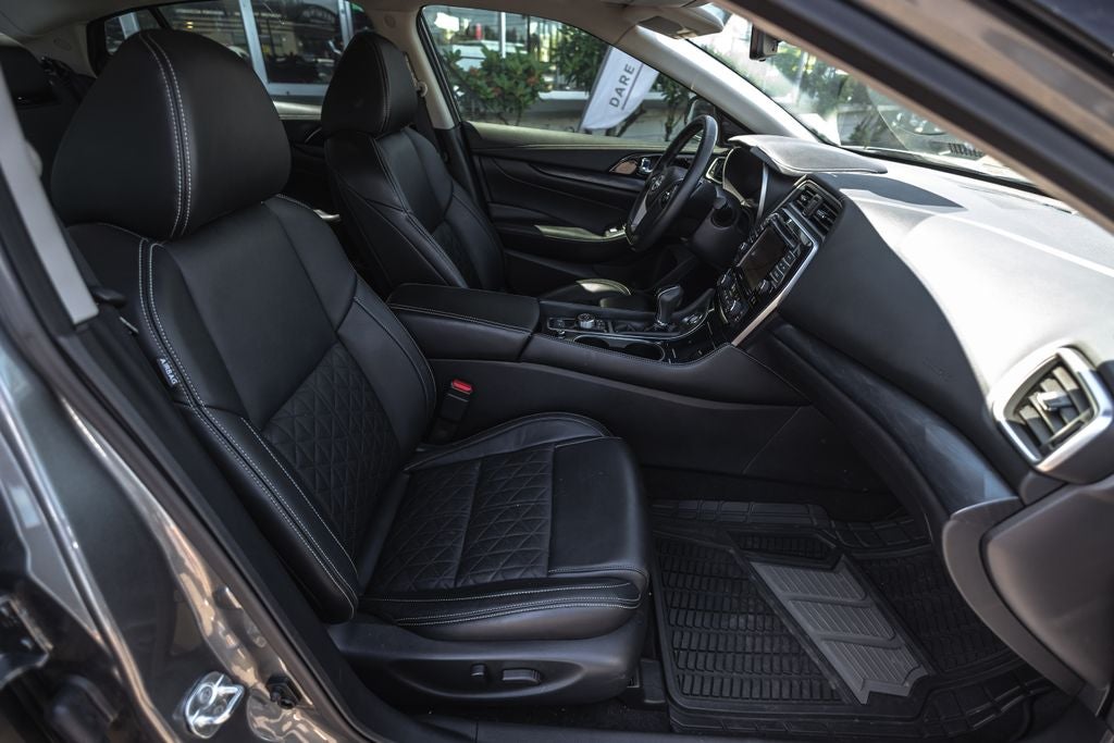 2023 Nissan Maxima Platinum