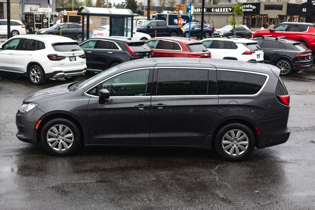 2020 Chrysler Voyager L