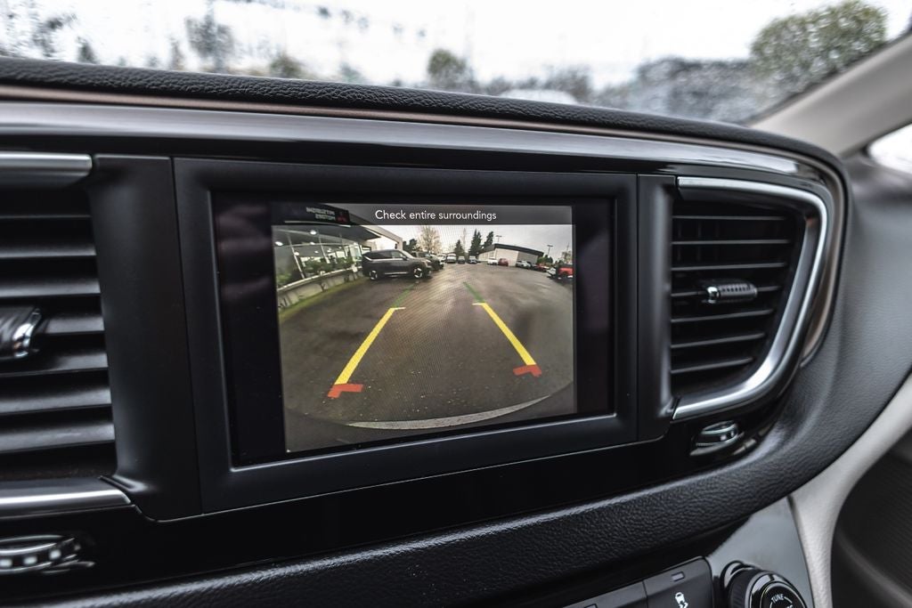 2020 Chrysler Voyager L