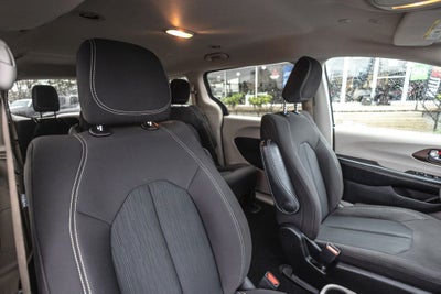 2020 Chrysler Voyager L