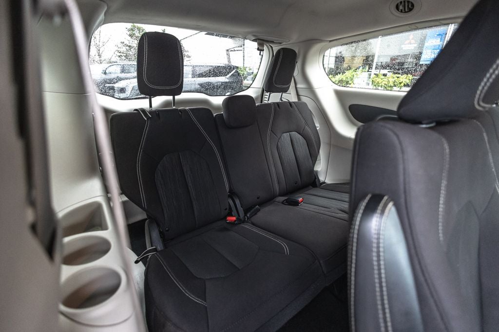 2020 Chrysler Voyager L