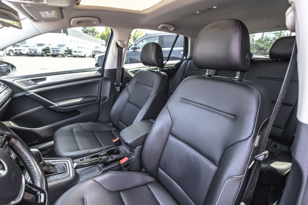 2016 Volkswagen Golf TSI SE 4-Door