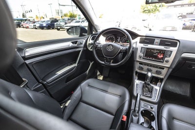 2016 Volkswagen Golf TSI SE 4-Door