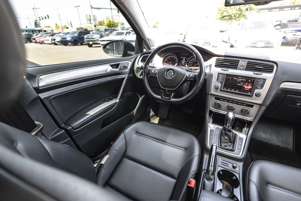 2016 Volkswagen Golf TSI SE 4-Door