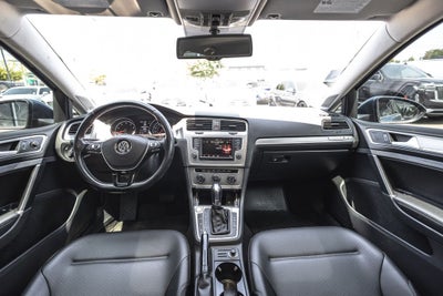 2016 Volkswagen Golf TSI SE 4-Door