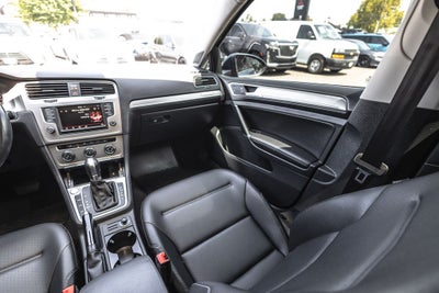 2016 Volkswagen Golf TSI SE 4-Door