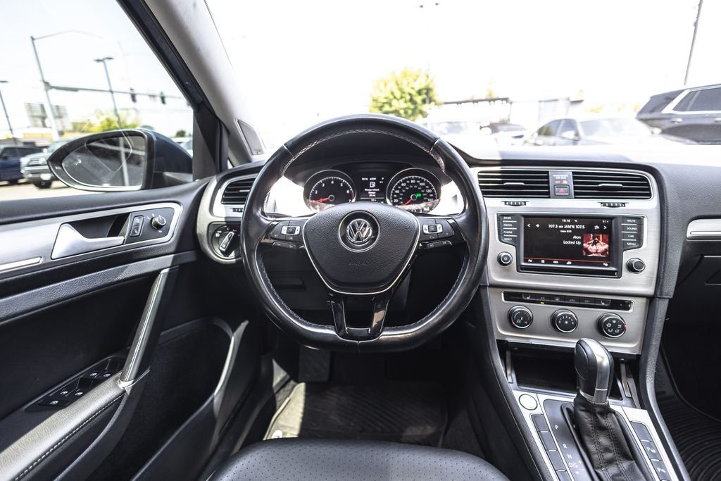 2016 Volkswagen Golf TSI SE 4-Door