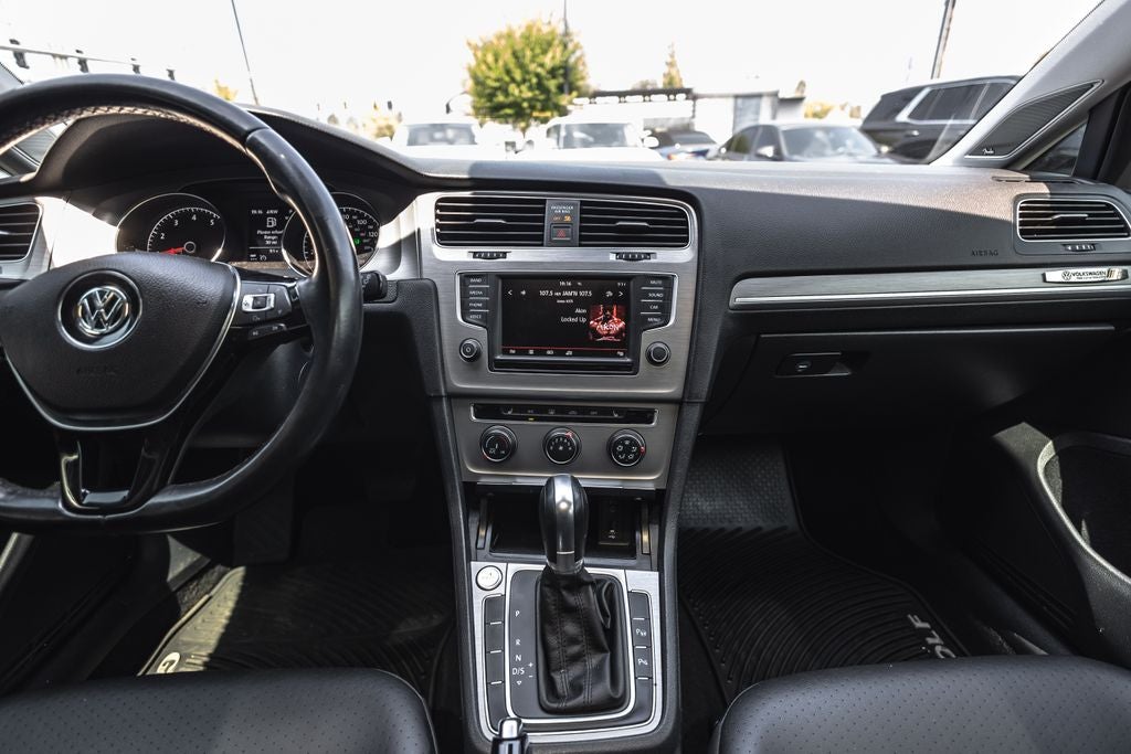 2016 Volkswagen Golf TSI SE 4-Door