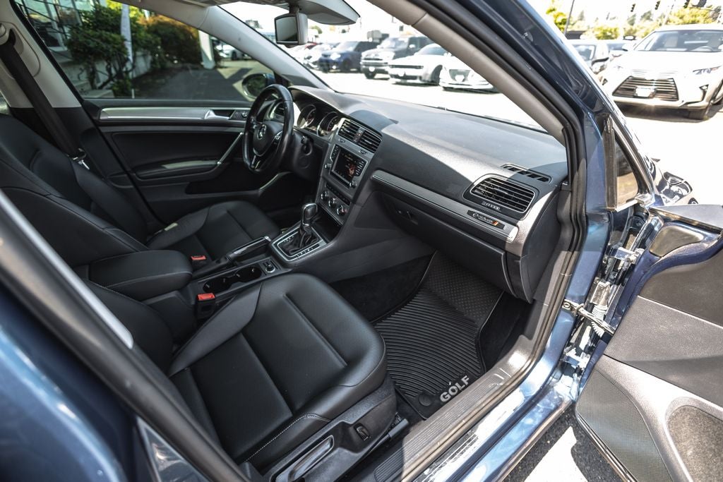 2016 Volkswagen Golf TSI SE 4-Door