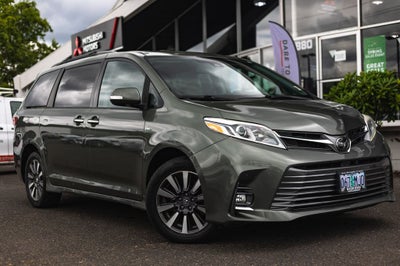 2020 Toyota Sienna Limited 7 Passenger