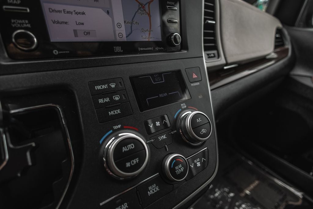 2020 Toyota Sienna Limited 7 Passenger