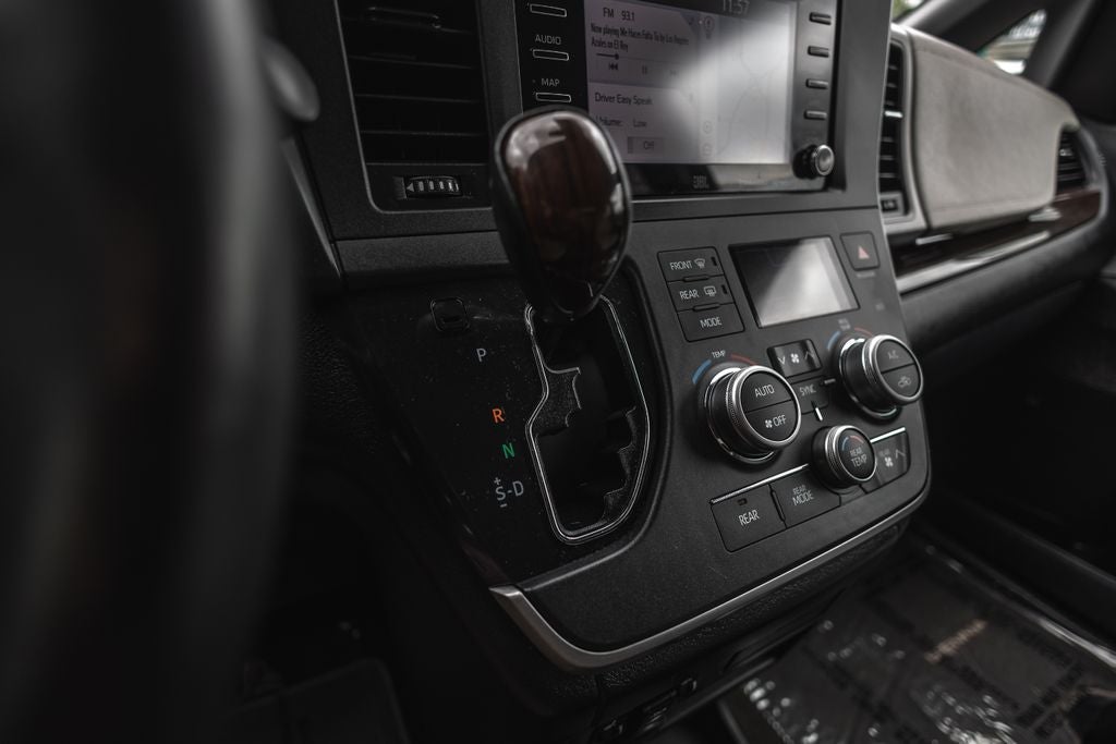 2020 Toyota Sienna Limited 7 Passenger