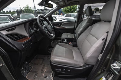 2020 Toyota Sienna Limited 7 Passenger