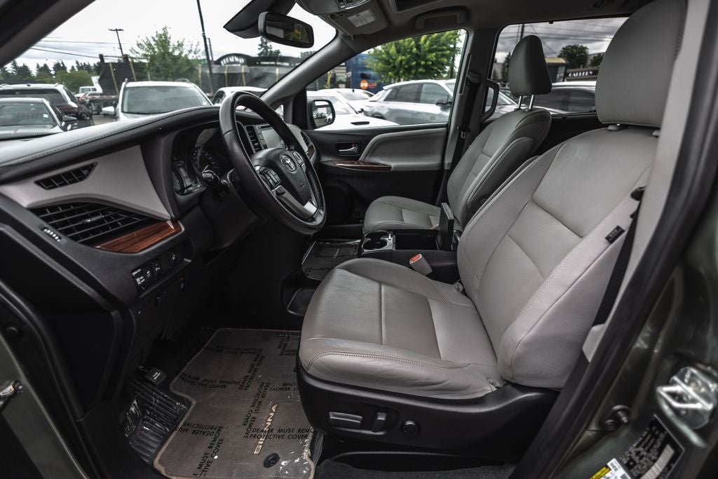 2020 Toyota Sienna Limited 7 Passenger