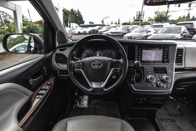 2020 Toyota Sienna Limited 7 Passenger