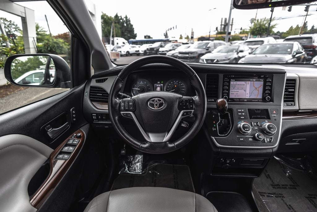 2020 Toyota Sienna Limited 7 Passenger