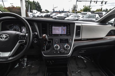 2020 Toyota Sienna Limited 7 Passenger