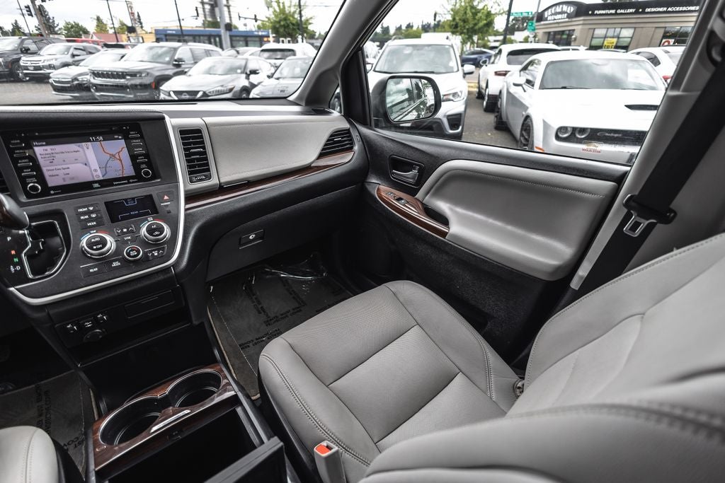 2020 Toyota Sienna Limited 7 Passenger