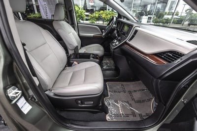 2020 Toyota Sienna Limited 7 Passenger