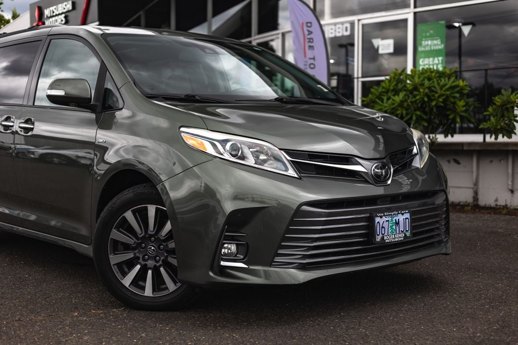 2020 Toyota Sienna Limited 7 Passenger