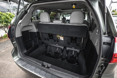 2020 Toyota Sienna Limited 7 Passenger