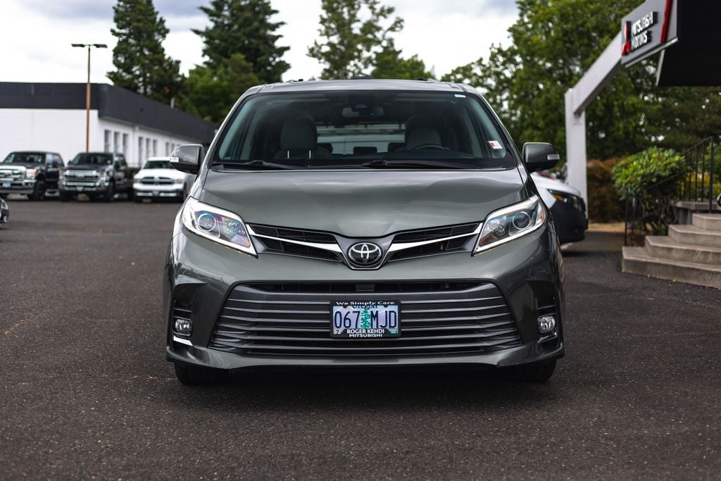 2020 Toyota Sienna Limited 7 Passenger