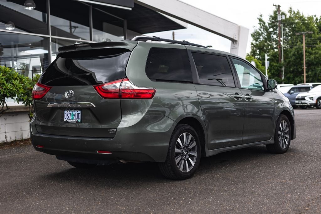 2020 Toyota Sienna Limited 7 Passenger