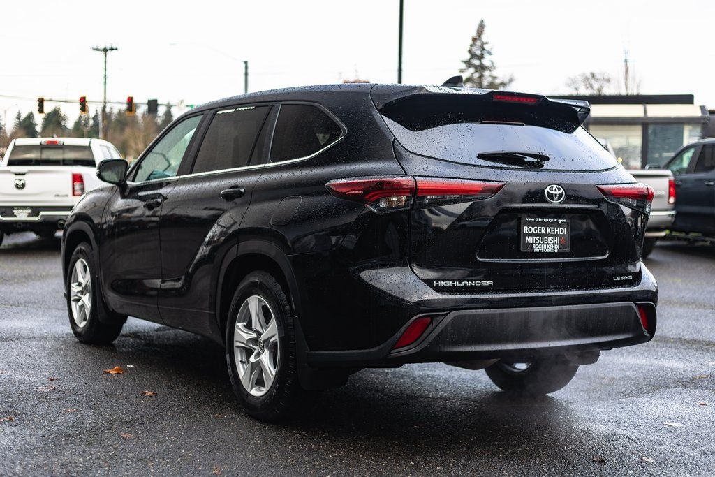 2024 Toyota Highlander LE