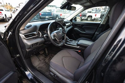 2024 Toyota Highlander LE
