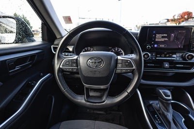 2024 Toyota Highlander LE