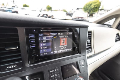 2017 Toyota Sienna LE 8 Passenger