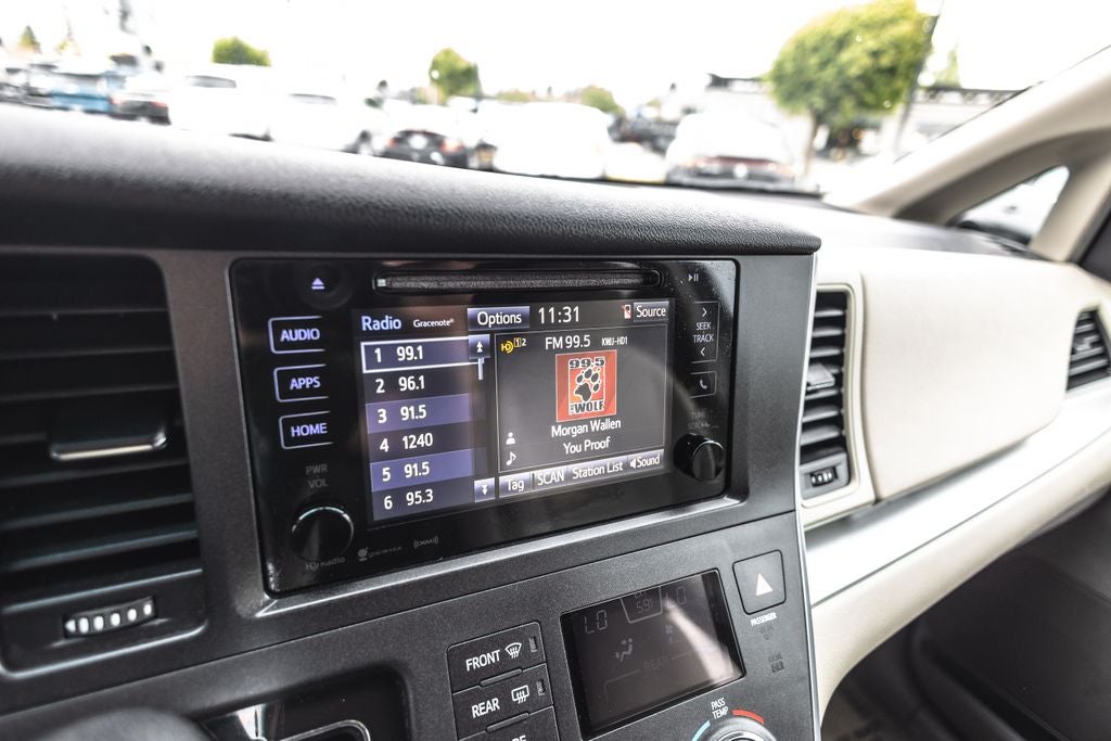 2017 Toyota Sienna LE 8 Passenger