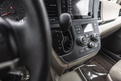 2017 Toyota Sienna LE 8 Passenger