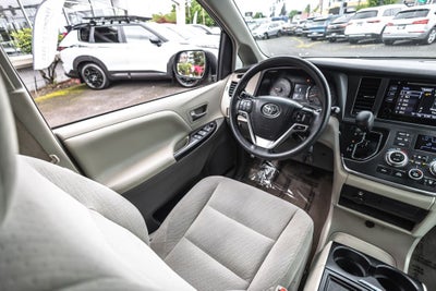 2017 Toyota Sienna LE 8 Passenger